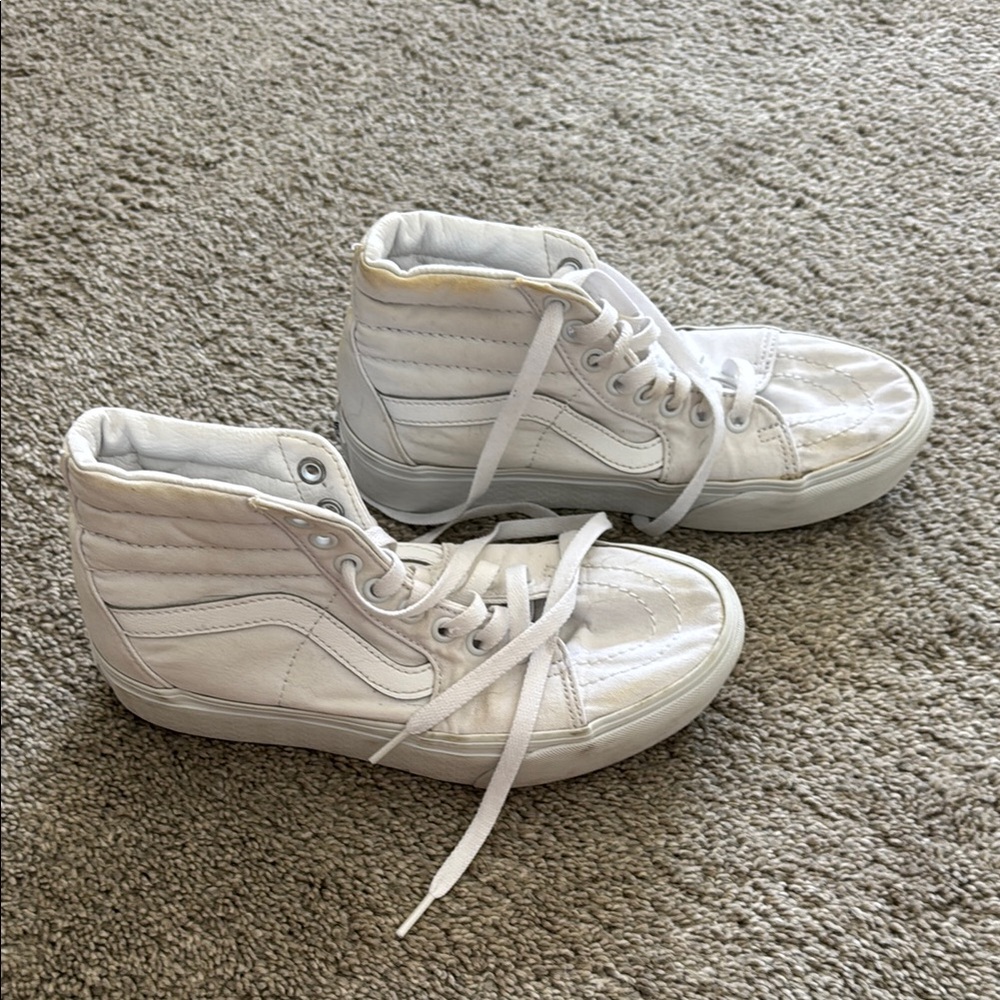 White High-Top platform Sneakers